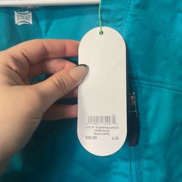 Brand new scrub top - Picture 5 of 7